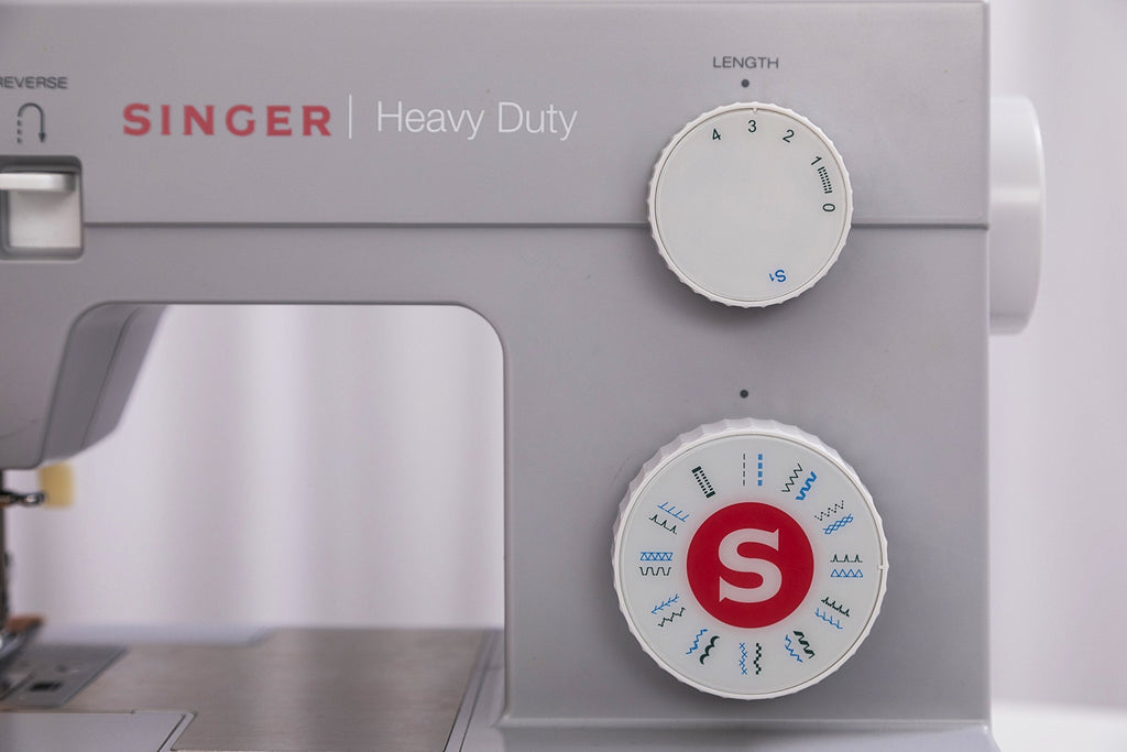 SINGER Heavy Duty 4423 Sewing Machine, 23 Stitches, Automatic Needle Threader, High-Speed, Durable Metal Frame, White